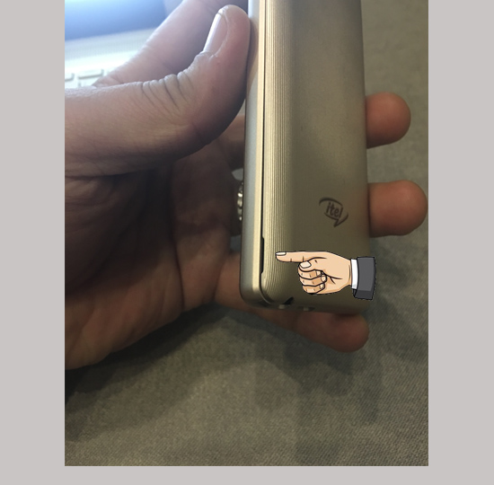 Tháo nắp lưng phía sau