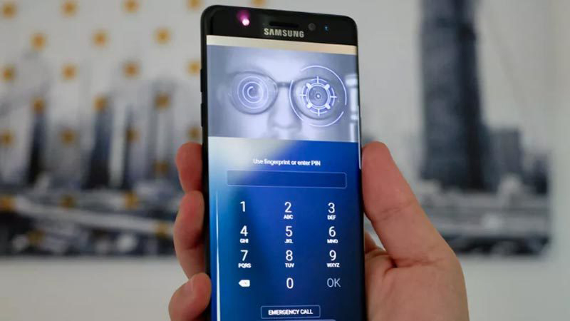 Công nghệ Face ID Apple và quét mống mắt Samsung có gì khác nhau?