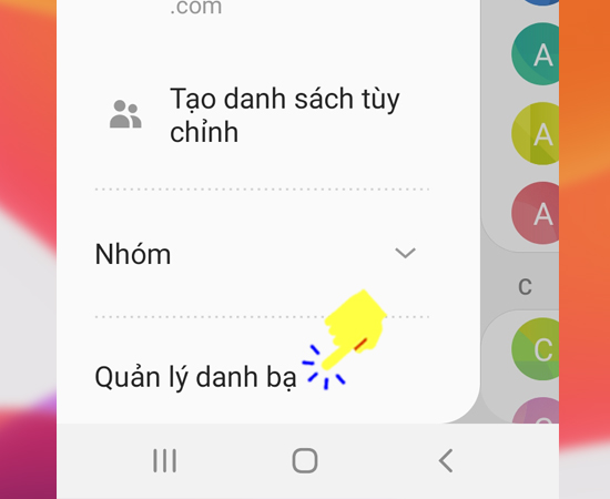 Bước 3: Kế tiếp bạn hãy chọn Quản lý danh bạ.