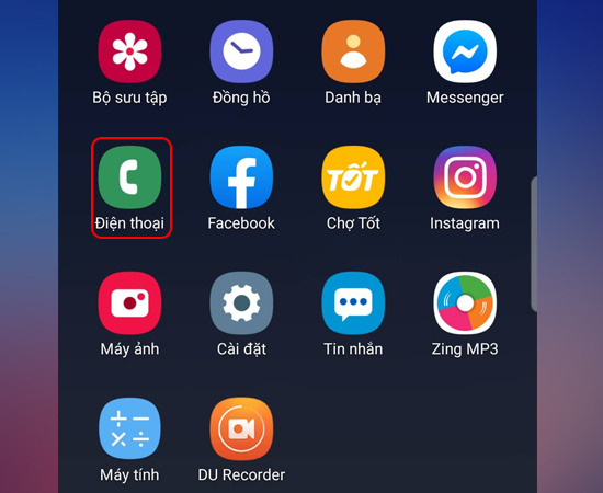 Bước 1: Đầu tiên bạn vào Điện thoại để thực hiện cuộc gọi.