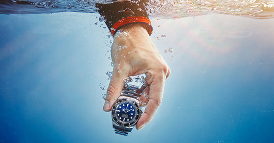 Chống nước 5ATM có nghĩa là gì và đồng hồ nào có chuẩn chống nước này?