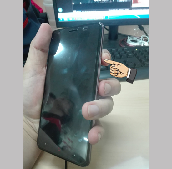 Bấm giữ nguồn + tăng &acirc;m lượng