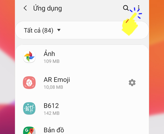 Bước 2: Tiếp theo bạn h&atilde;y chọn dấu 3 chấm.