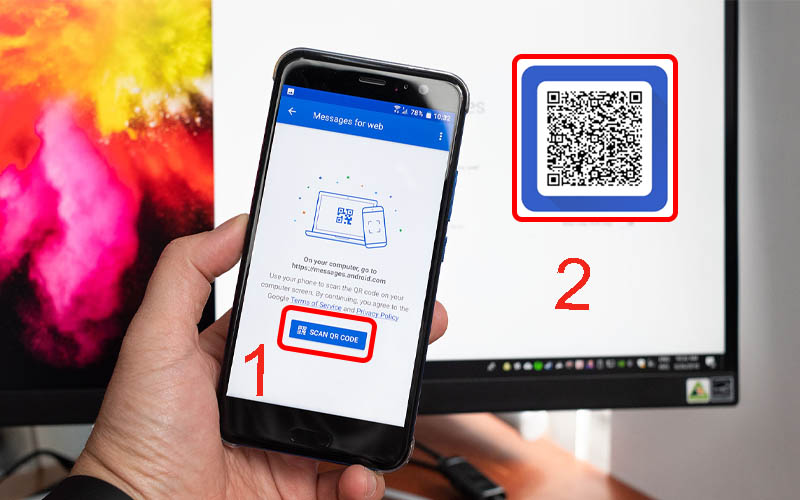 Quét mã QR đang hiển thị trên màn hình máy tinh