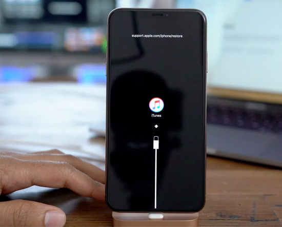 Cách vào chế độ DFU (dùng để khôi phục cài đặt gốc cho iPhone)