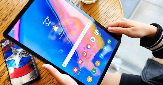 Nên mua máy tính bảng (tablet) hay điện thoại smartphone để sử dụng?