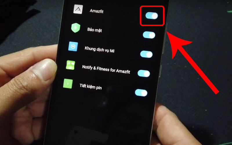 Gạt thanh ngang sang phải ở mục Amazfit