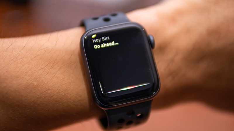 Ra lệnh cho Siri khi sử dụng Apple Watch