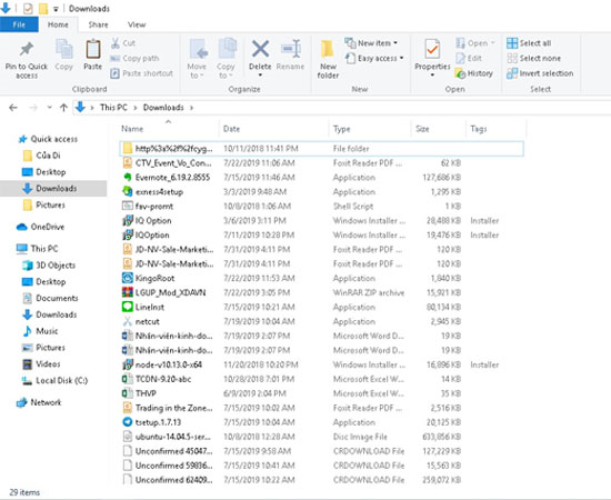Bước 1: Mở thư mục bạn muốn thao tác xóa file, bạn bấm vào nút Expand the Ribbon (CTRL+ F1) để bật thanh Menu lên trong trường hợp bạn chưa biết bật.