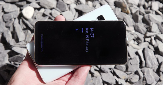 Sạc ngược không dây là gì? Điện thoại nào được hỗ trợ? Cách sử dụng