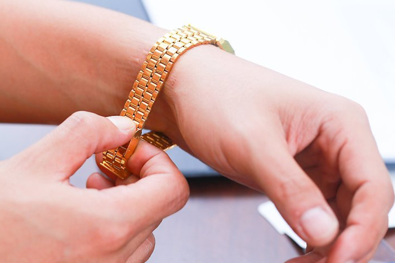 nen-deo-dong-ho-long-hay-chat-nhu-the-nao-la-vua-2