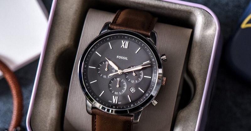 Fossil là thương hiệu đồng hồ nổi bật với các màu sắc truyền thống
