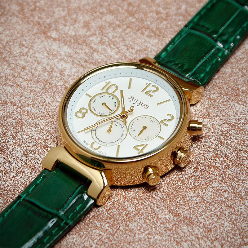 Mệnh hỏa nên đeo đồng hồ màu gì?