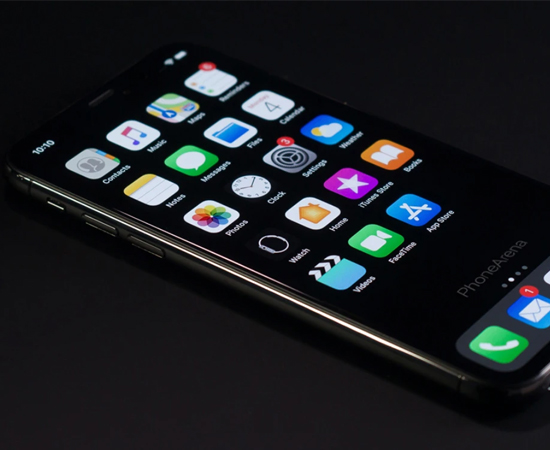 Dark Mode trên iOS 13 có thể làm cho trải nghiệm sử dụng điện thoại của bạn trở nên mới lạ và tối giản hơn. Các hình nền được thiết kế tinh tế và thu hút người dùng.