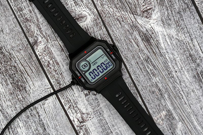 Đồng hồ th&ocirc;ng minh Amazfit Neo thiết kế khung viền nhựa