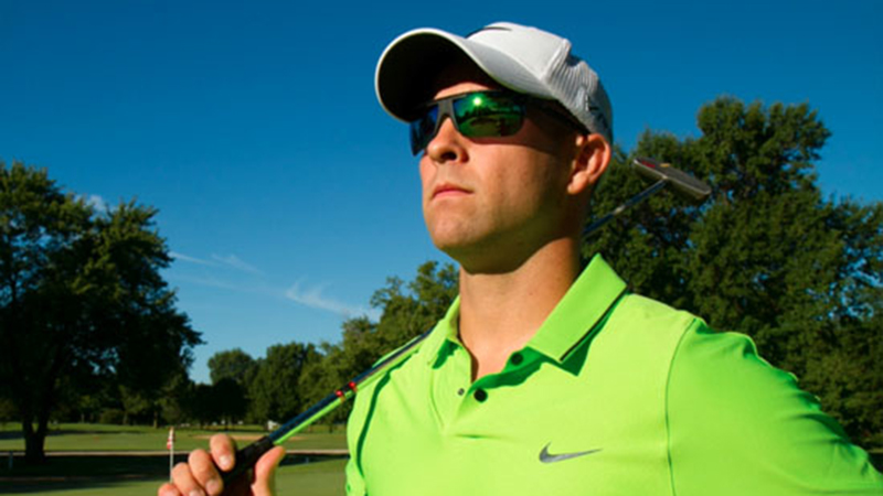 Nên chọn kính râm có tròng kính phân cực màu hồng/cam hoặc tròng đổi màu