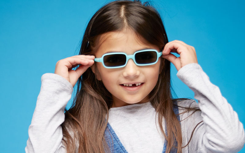 Quan t&acirc;m đến cảm gi&aacute;c đeo của trẻ