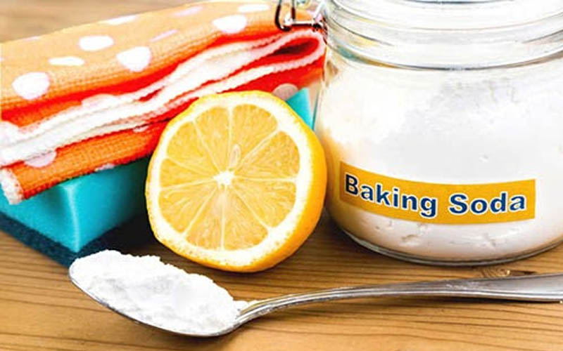 Sử dụng Baking Soda để làm sạch mặt kính