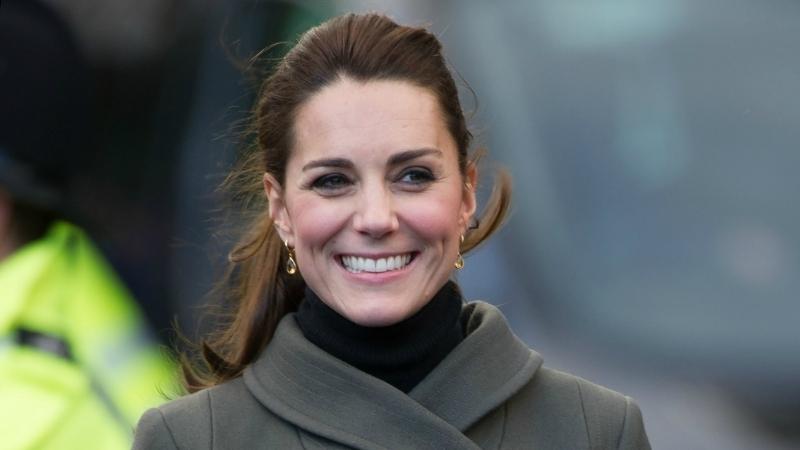 Khu&ocirc;n mặt h&igrave;nh chữ nhật