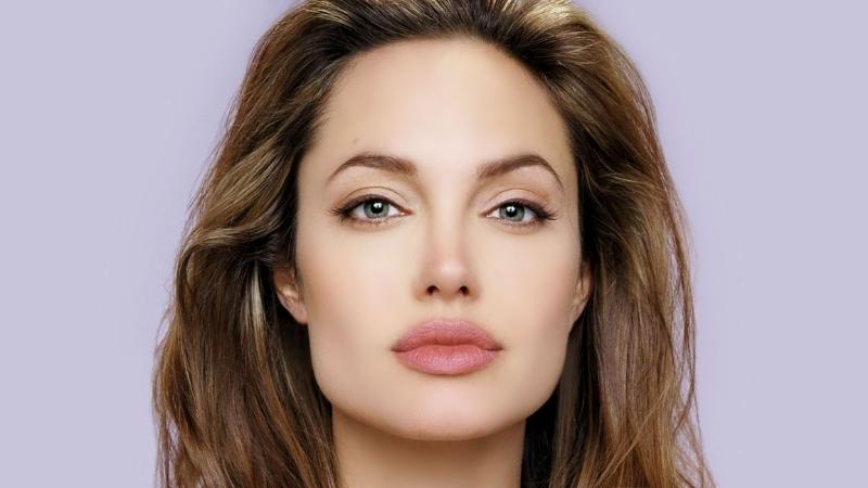 Khu&ocirc;n mặt h&igrave;nh vu&ocirc;ng