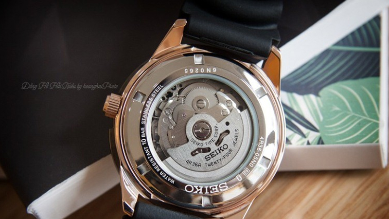 dong-ho-bi-hap-hoi-nuoc-vo-nuoc-2