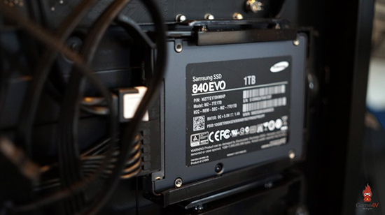 Ổ cứng SSD trong PC.