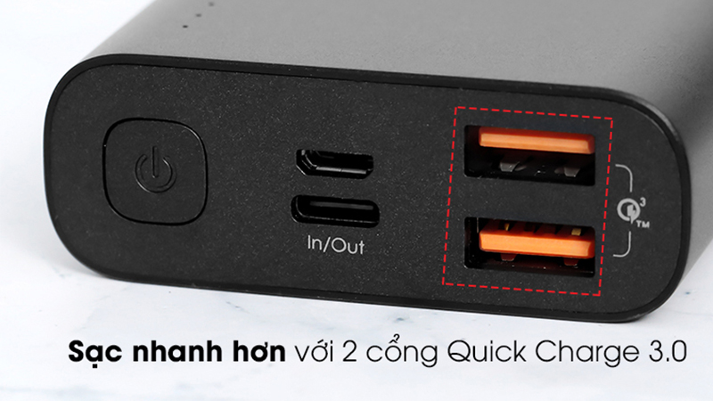 Pin sạc dự ph&ograve;ng Aukey c&oacute; t&iacute;ch hợp sạc nhanh