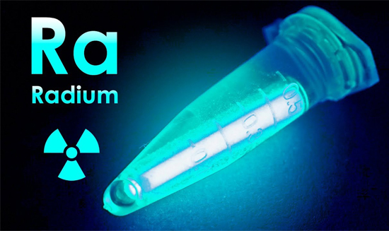 Năm 1898, radium được ph&aacute;t hiện bởi nh&agrave; khoa học Marie Curie
