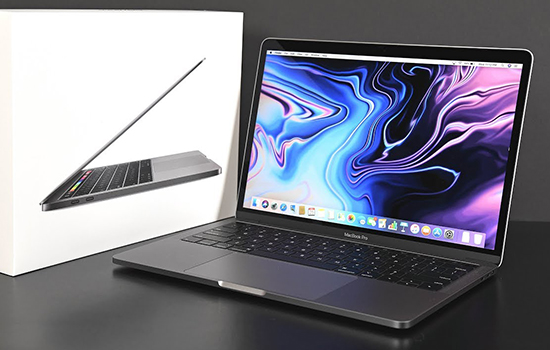 Macbook Pro là dòng laptop cao cấp nhất của hãng với thiết kế rất đẹp, gọn nhẹ, cấu hình mạnh, mà hình sắc nét, màu sắc chuẩn.