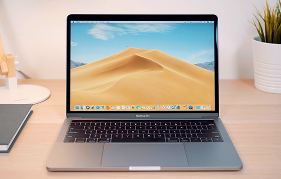 Macbook Pro sở hữu màn hình Retina cực sắc nét, khả năng tái tạo màu sắc chân thật.