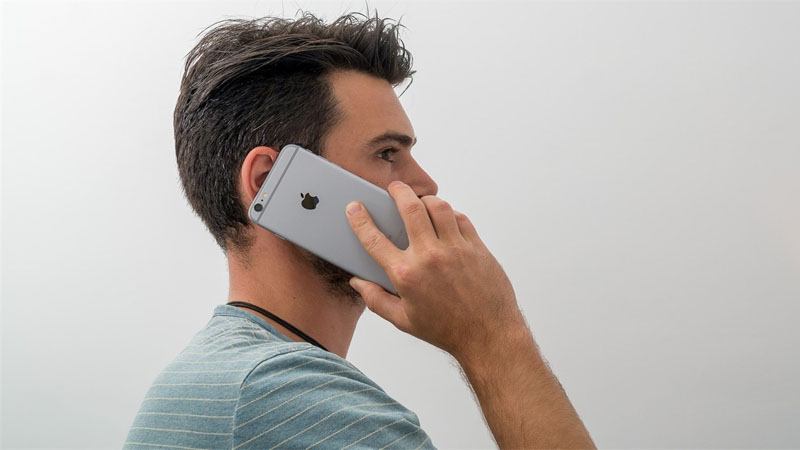 Kh&ocirc;ng nghe điện thoại bằng tay đeo đồng hồ