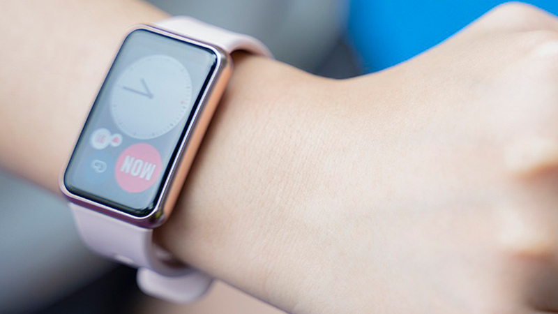 Đồng hồ th&ocirc;ng minh Huawei sở hữu t&iacute;nh năng nghe nhạc v&agrave; tập luyện thể thao