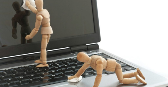 Hướng dẫn cách vệ sinh màn hình laptop đúng cách, dễ làm