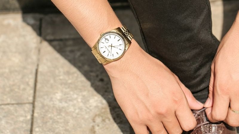 Mathey Tissot Gold được chế tác bằng vàng 18 Carat và thạch anh