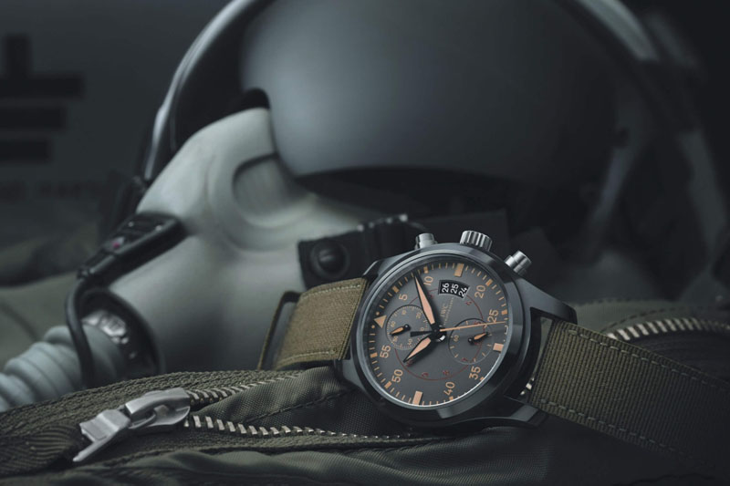 Sản xuất và cung cấp đồng hồ phục vụ cho các lĩnh vực quân đội