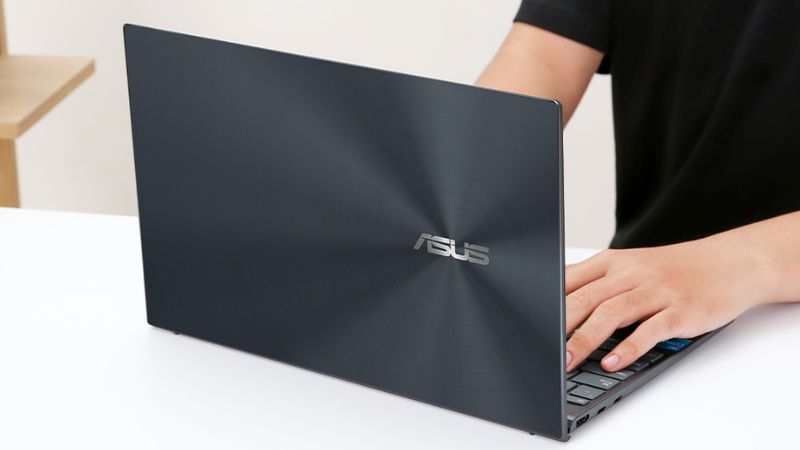 Laptop Asus ZenBook thiết kế sang trọng, trẻ trung
