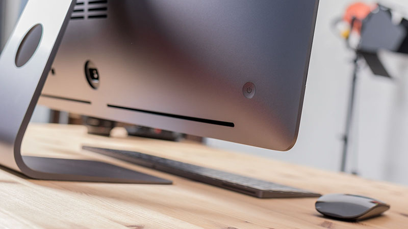 Nhấn n&uacute;t nguồn