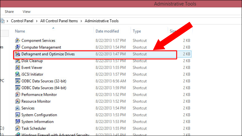 Chọn và mở Defragment and Optimize Drives trên màn hình