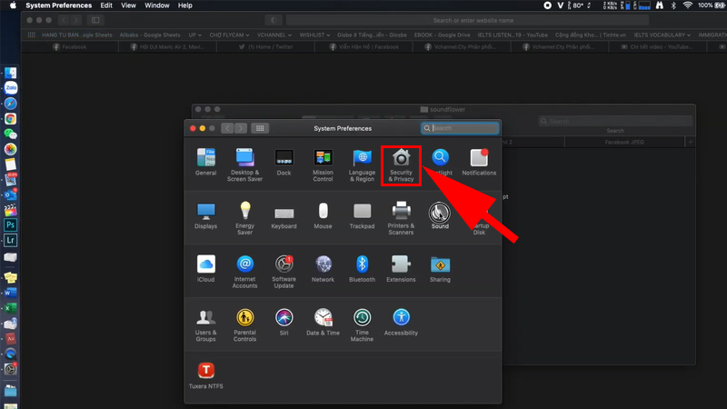 Nhấn vào mục Security & Privacy