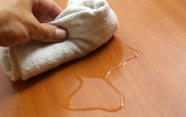 Trong trường hợp m&aacute;y kh&ocirc;ng tương th&iacute;ch-Lau sạch bề mặt rồi mới tiến h&agrave;nh h&uacute;t bụi