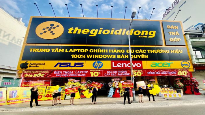 Mua h&agrave;ng tại của h&agrave;ng Thế Giới Di Động