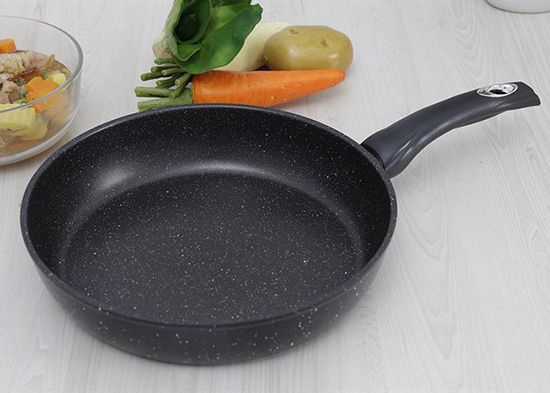 chảo chống d&iacute;nh