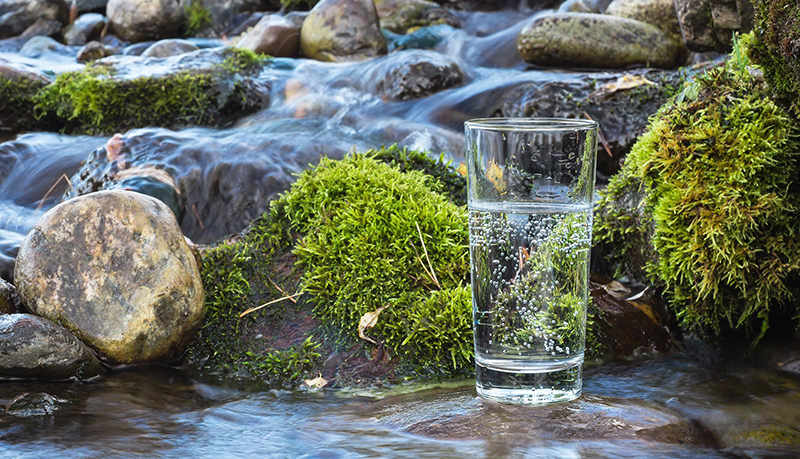 Sử dụng m&aacute;y lọc nước RO gi&uacute;p bảo vệ sức khỏe