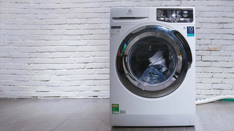 Máy giặt hơi nước Electrolux