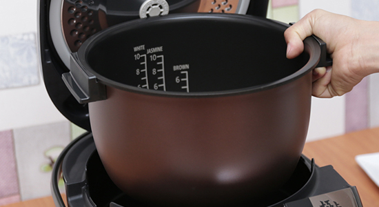 C&aacute;c loại chất liệu l&ograve;ng nồi cơm điện: Ưu, nhược điểm của từng loại