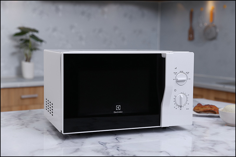 Lò vi sóng Electrolux EMM2322MW 23 lít