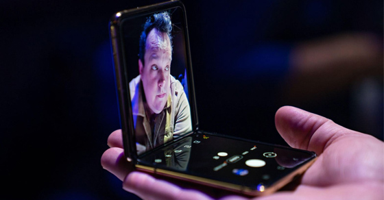 Hướng dẫn chia màn hình Galaxy Z Flip khi chụp ảnh và gập máy