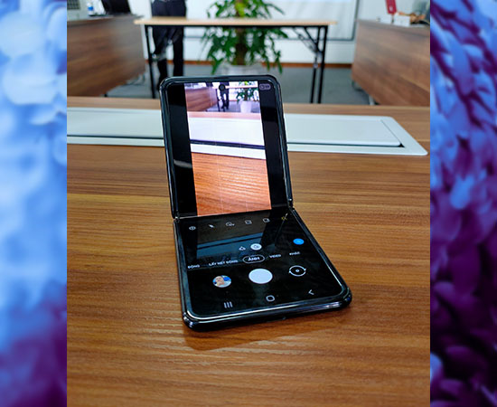 Giao diện camera sau khi được k&iacute;ch hoạt chức năng bố cục mặt b&agrave;n