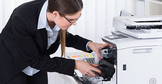 Hướng dẫn xác định loại mực phù hợp và cách đổ mực máy in đúng chuẩn