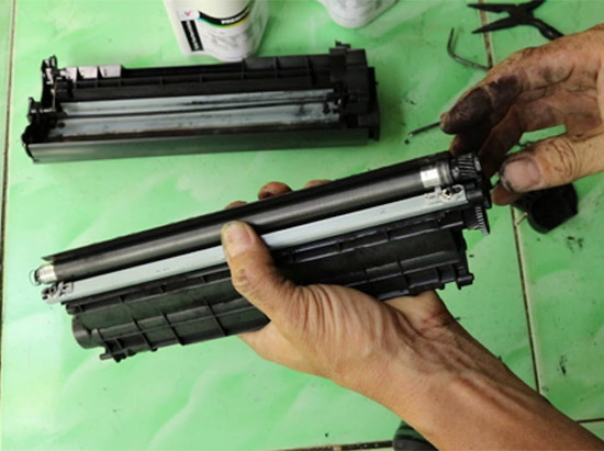 gh&eacute;p 2 hộp mực